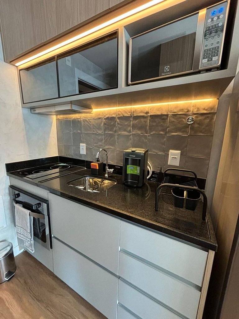 Studio Alto Padrão - Vila Madalena - Metro