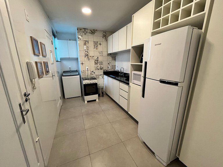 Lindo Apartamento - 200m do Posto 2 Copacabana