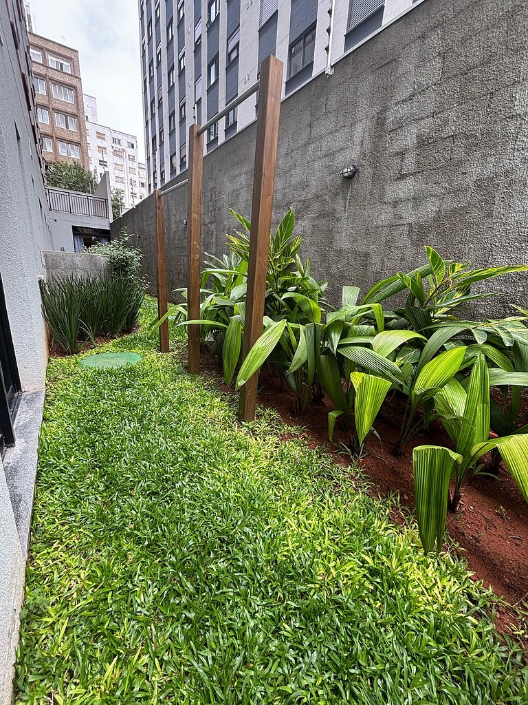 Studio Espaçoso e Varanda - 500m Metrô República