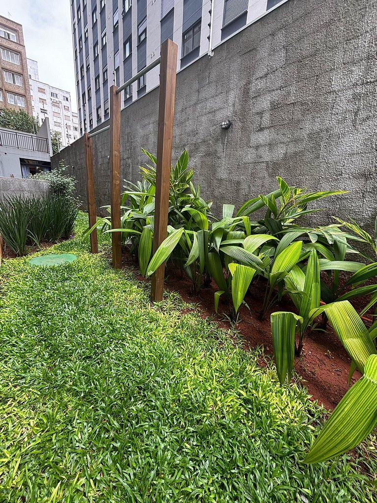 Studio Espaçoso e Varanda - 500m Metrô República