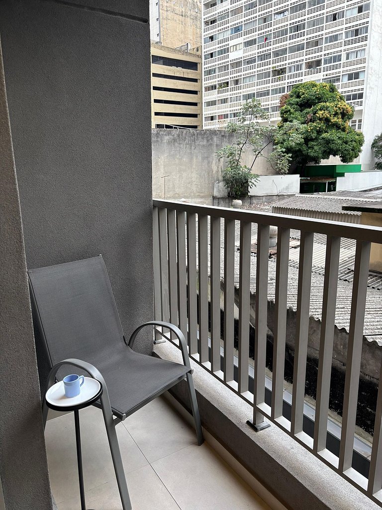 Studio c/ Varanda na Consolação - 500m do Metrô