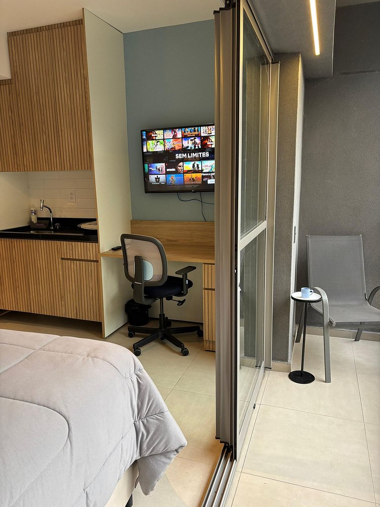Studio c/ Varanda na Consolação - 500m do Metrô