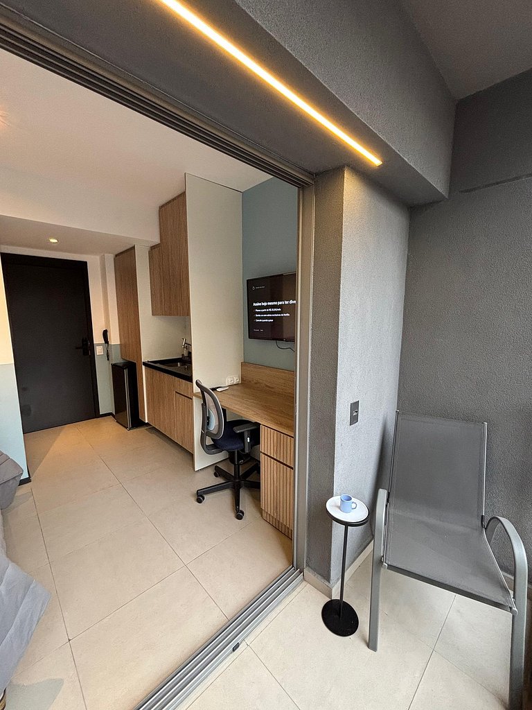 Studio c/ Varanda na Consolação - 500m do Metrô