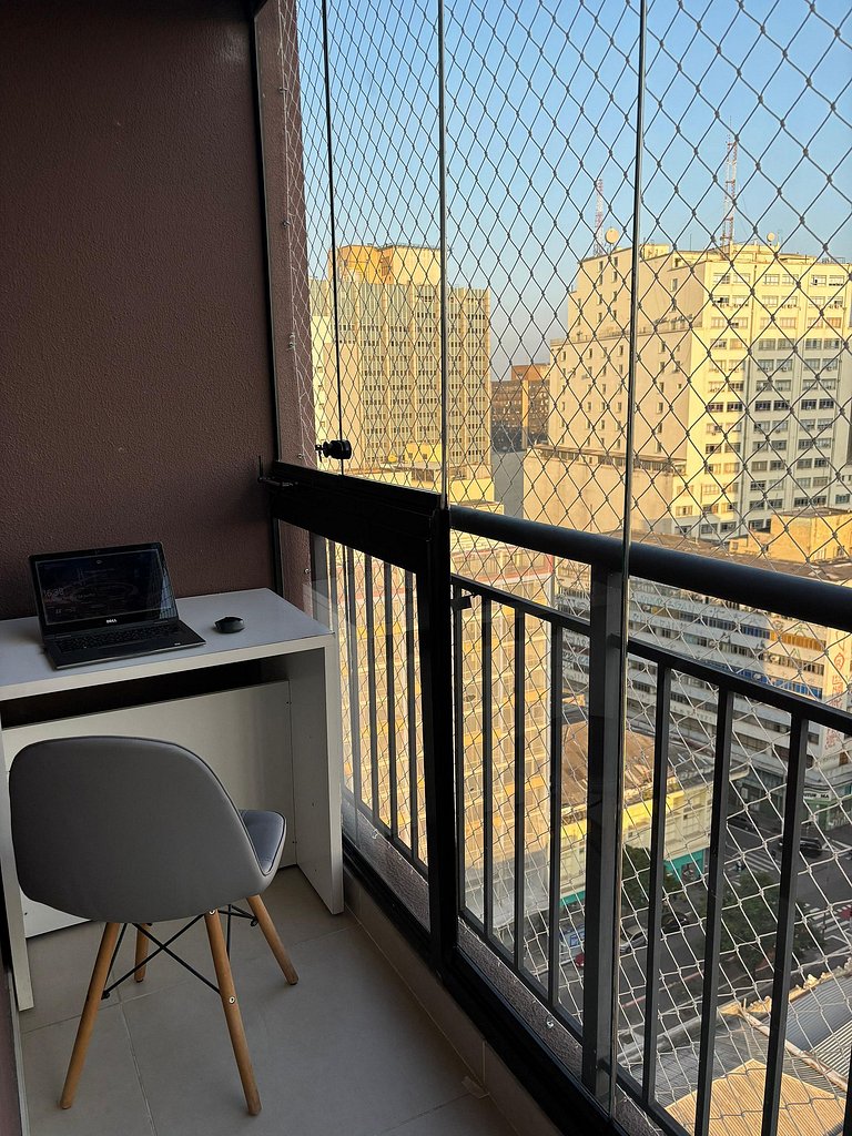 Studio c/ Varanda Vista Incrível Silencioso na Luz