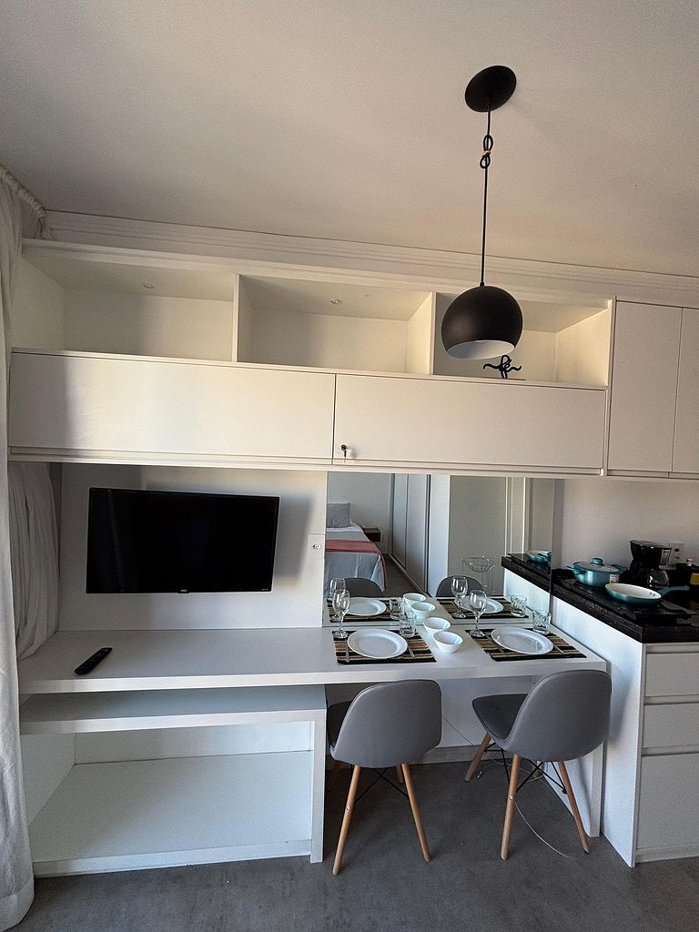 Studio c/ Varanda Vista Incrível Silencioso na Luz