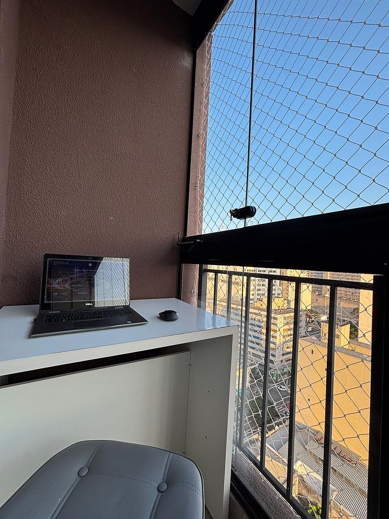 Studio c/ Varanda Vista Incrível Silencioso na Luz