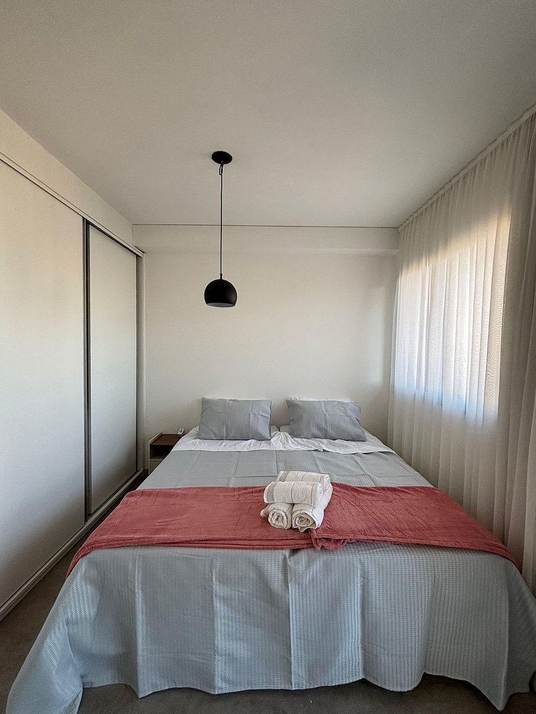 Studio c/ Varanda Vista Incrível Silencioso na Luz