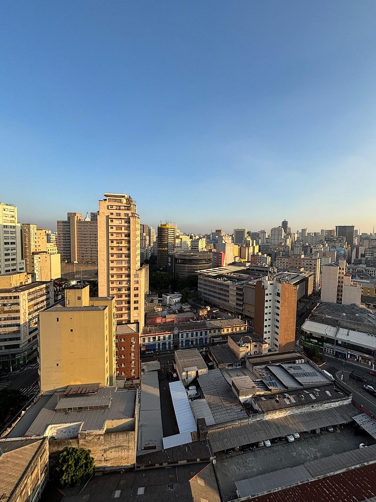 Studio c/ Varanda Vista Incrível Silencioso na Luz
