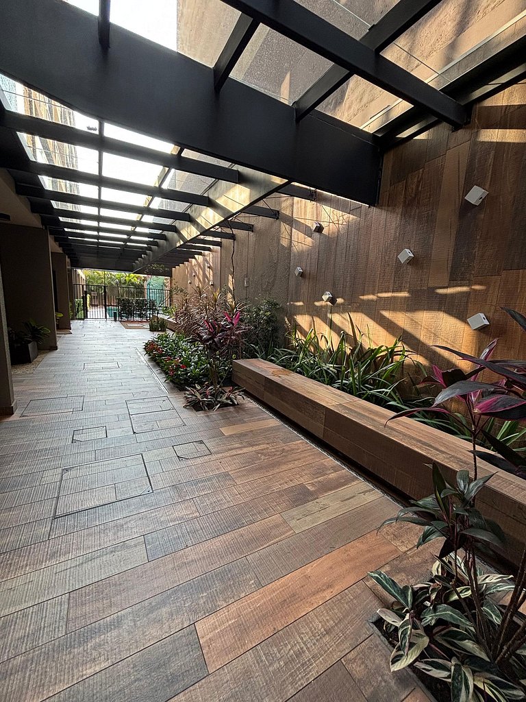 Studio c/ Varanda Vista Incrível Silencioso na Luz