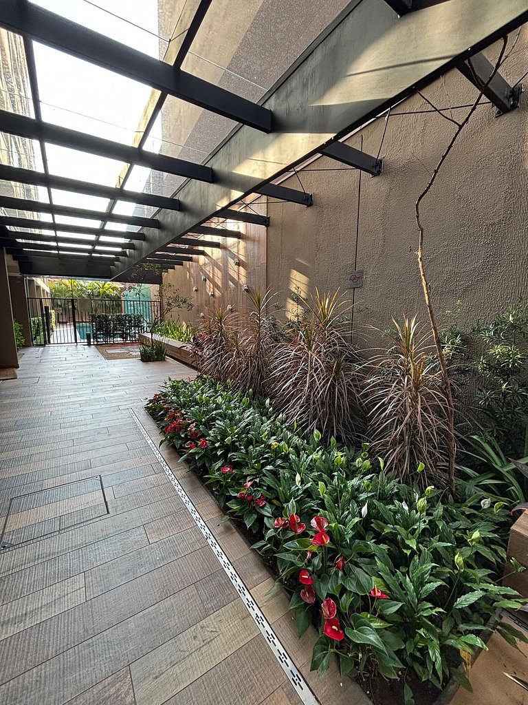 Studio c/ Varanda Vista Incrível Silencioso na Luz